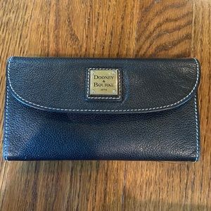 Dooney and Bourke Continental clutch wallet